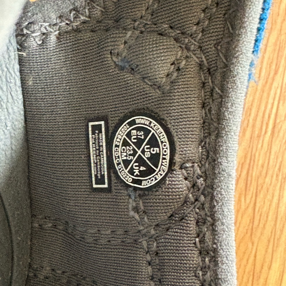KEEN Kids Blue and Gray Sandals - barely worn! - Picture 4 of 4